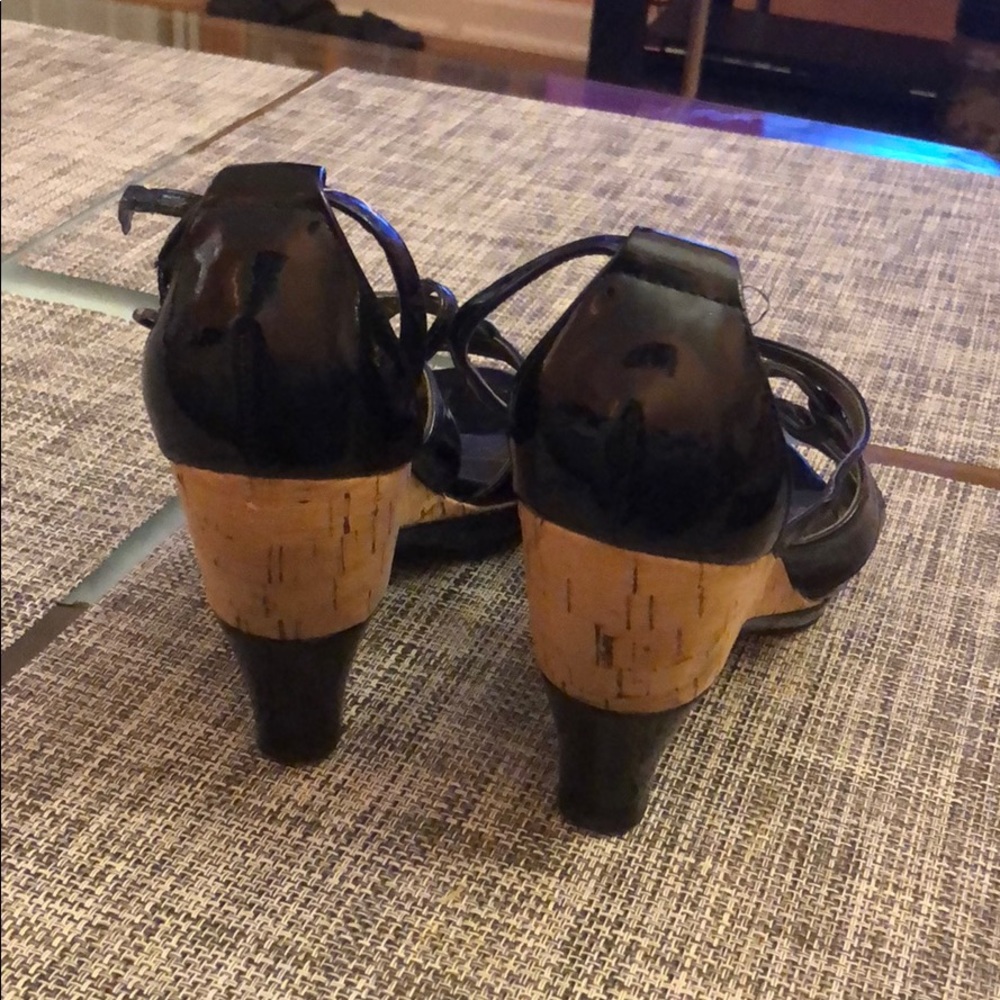 Shose - Picture 3 of 4